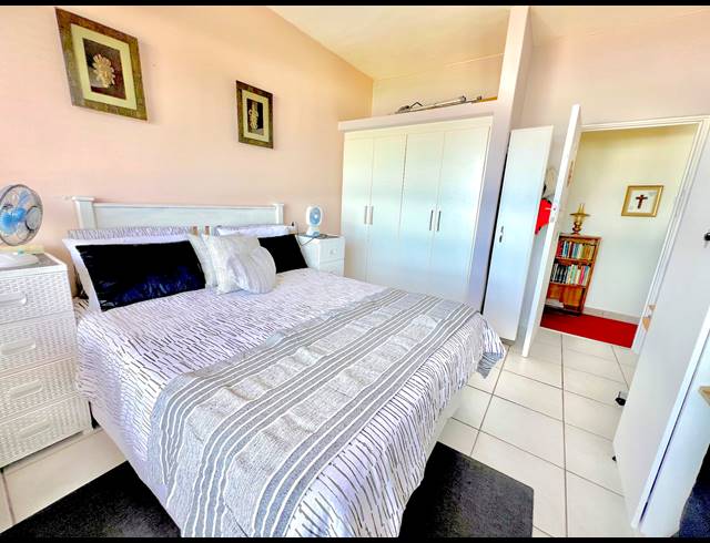 2 BEDROOM APARTMENT FOR SALE IN SCOTTBURGH CENTRAL